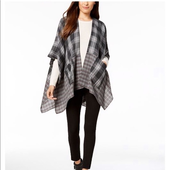 Steve Madden Jackets & Blazers - 🌸🌼🌺 Steve Madden City Chic Plaid Poncho 🌸🌼